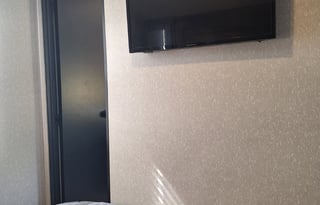 "Ellie Mae" Bunk Room/ Full Outside Kitchen