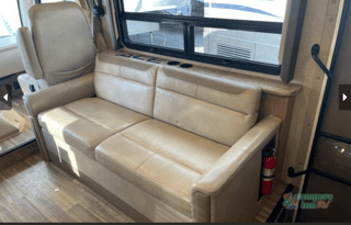 2018 THOR 32.1 ACE 2 FULL BATHS, KING,PET FRIENDLY