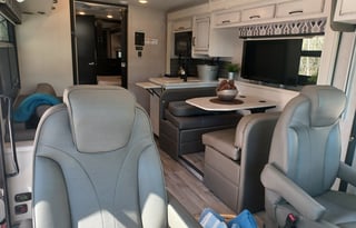 T2022 Entegra Coach Vision 27A - EASY TO DRIVE!