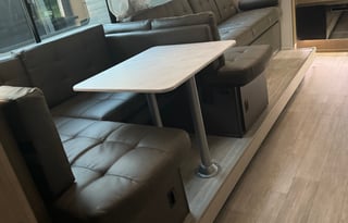 2025 Salem cruise lite - king bed with bunk beds!