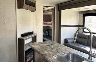 2021 Crossroads–Bunkhouse & Outdoor Kitchen-Slps 8