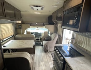 Thor Motor Coach Freedom Elite 23H