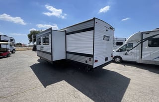 Lightweight Family Bunkhouse Getaway Camper