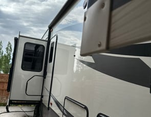 Keystone RV Montana 3780RL
