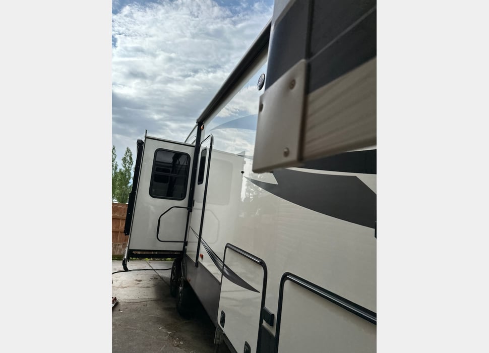 Fifth Wheel rentals in Belgrade