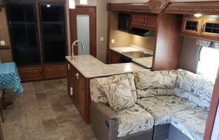 PET FRIENDLY 2014 Palomino Sabre 33RKTS-6