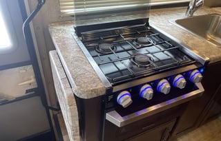 2020  Four Winds 23U $175/night