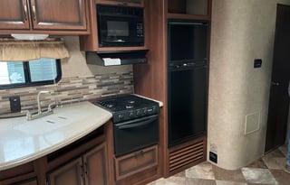 2015 CrossRoads RV Zinger ZT32QB