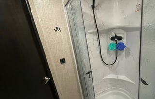 2023 Entrega Odessy with Bunks and Wifi - June Sky