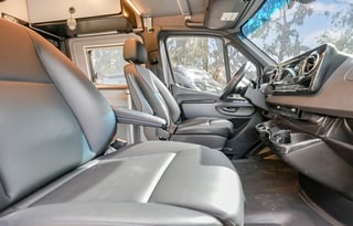 175 weekday 4X4 Solar Mercedes Van 2023Revel 44E