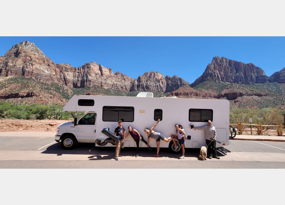Class C Motor Home rentals in Oakley, CA
