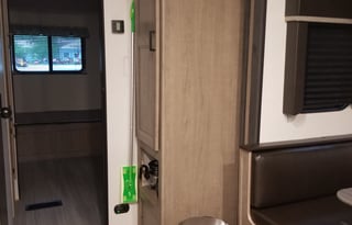 2021 Keystone Hideout LHS 318BR