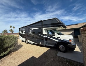 Coachmen RV Leprechaun Premier 298KB Ford 450