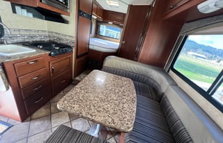 2014 Thor Chateau 22E Motor Coach All Season Ready