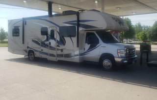 2018 Thor Motor Coach Outlaw 29J (low-miles)