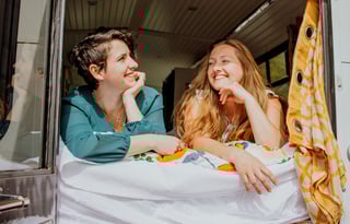 Couple & Bestie Adventure Bus - Cozy and Spacious