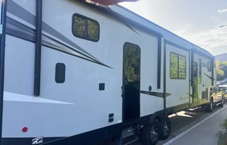 '20 40ft Vengeance Rogue 3 Bed 2 Bath sleep 10 CR1