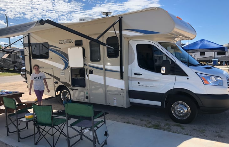 *100 MILES FREE - FUN & EASY TO DRIVE - | RVshare