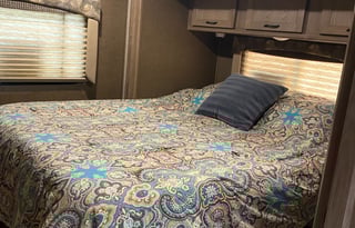 SUPER CLEAN  Pet Friendly 2017 Coachmen Freelander