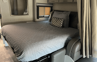 2023 Thor Geneva - G-Unit