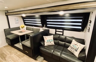 DELIVERY ONLY! 3-BUNK BEDROOM!Family Friendly!