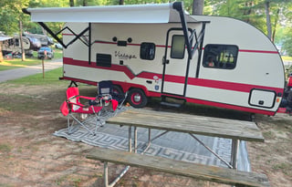Meet Vinnie! Our retro Vintage travel trailer