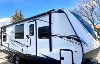 2022 EAST TO WEST Alta 2100MBH