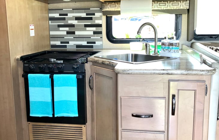 RV - kitchen
