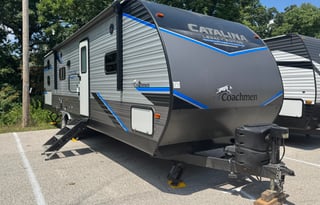Fully stocked, Pet Friendly RV. SLEEPS up to 12!