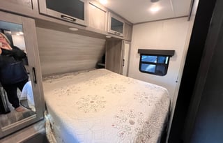 Fully Stocked 2021 Kodiak 283BHSL – Sleeps 10