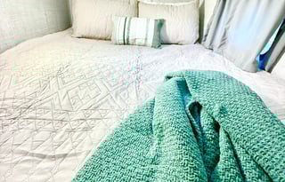 sleeps 9 + fully furnished