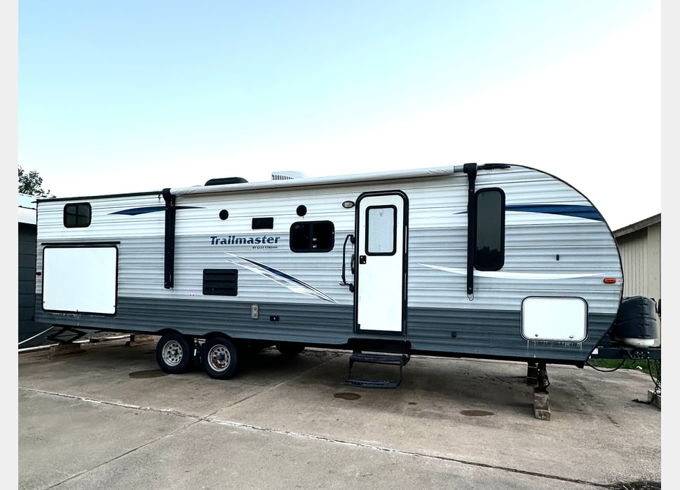 Travel Trailer rentals in La Vernia