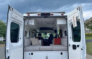 LunaSea Van- Dog friendly-AC- Fully Stocked