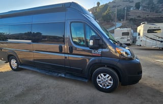 HONEST RVS – Class B Sleeps 4 (Compact)