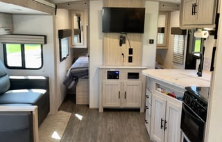 Adventure-Ready! 2023 Shadow Cruiser 280QBS