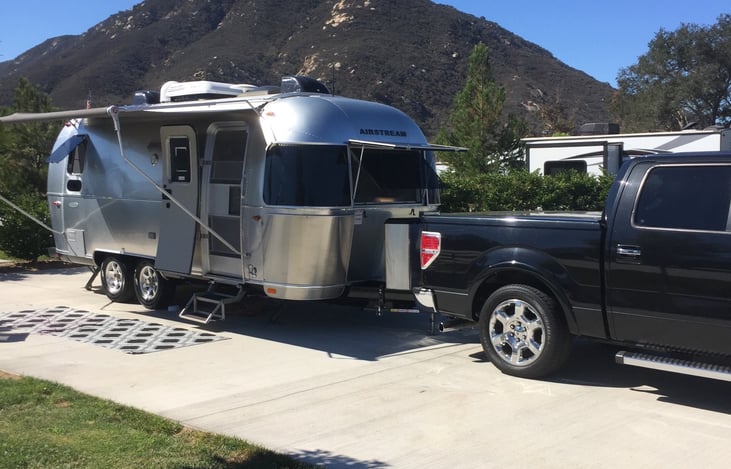 ZIP-DEE awing Glamping at its best.  Comfortable camping.