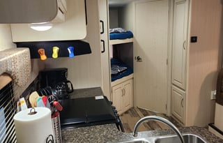 2017 Winnebago Minnie 2455 BHS