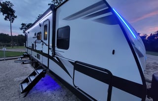 "Get Lost RV" 2023 Jayco Jay Feather 27BHB