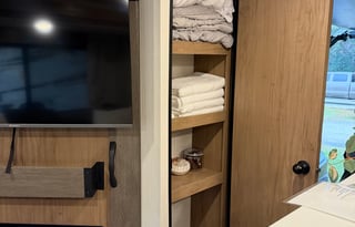 2025 Campsite Ultra – Bunks, Delivery, Sleeps 8