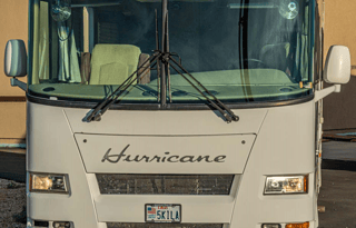 Spacious configuration, convenient desk, +Starlink