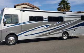 2018 Winnebago Sunstar LX 35F