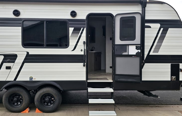 Convenient side entry with fold-out steps