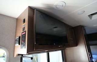 2020 Winnebago Vita 24F pristine & low mile