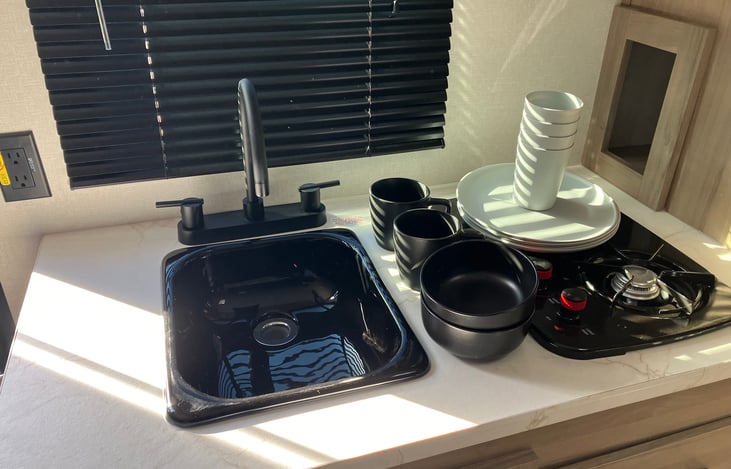 Kitchen sink and propane 2 burner stovetop