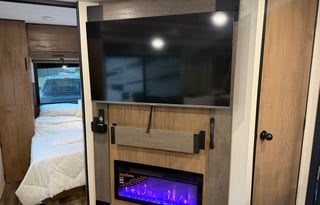 2025 Campsite Ultra – Bunks, Delivery, Sleeps 8