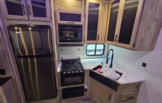 Cherokee Artic Wolf 287BH