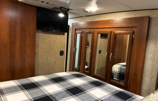 Cozy RV on Horse Farm