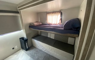 Reba-Family camper with BUNKHOUSE and WIFI