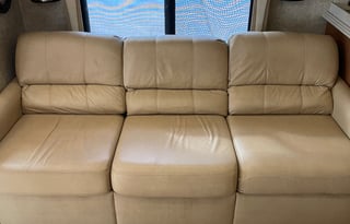 2010 Tiffin Motorhomes Phaeton 40’