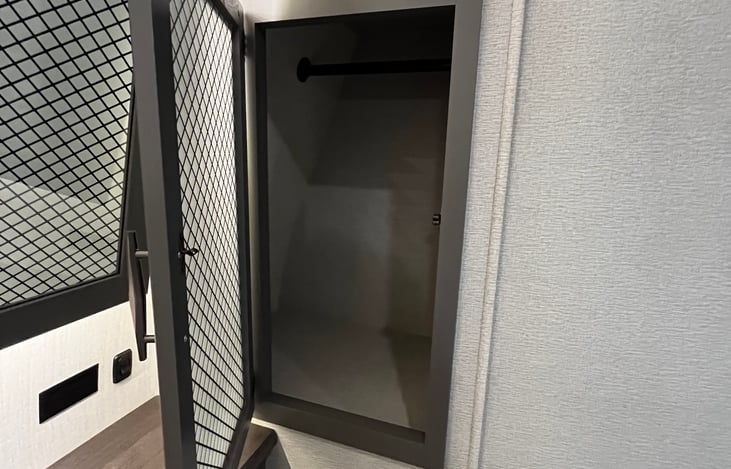 Master Bedoom Closet